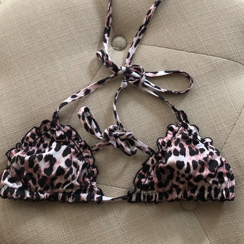 Le vie en rose reversible bikini top✨